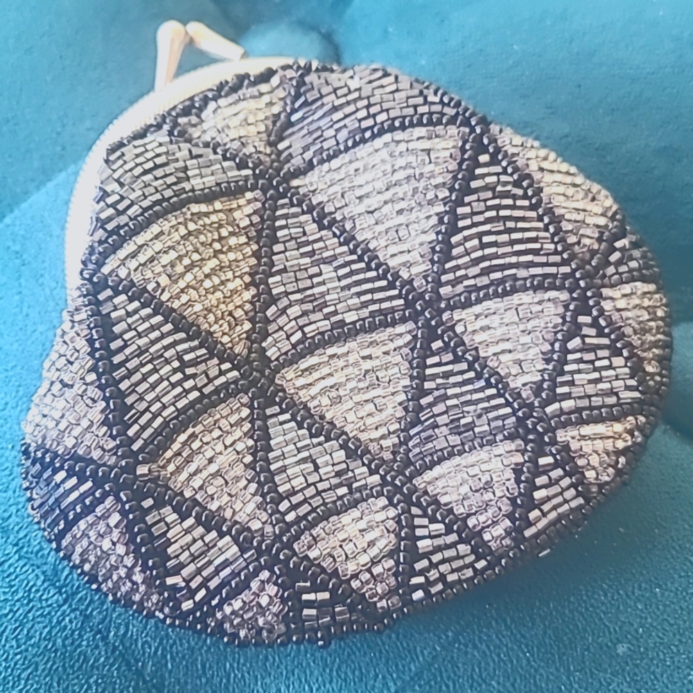 Beaded coin purse  - silver and platinum